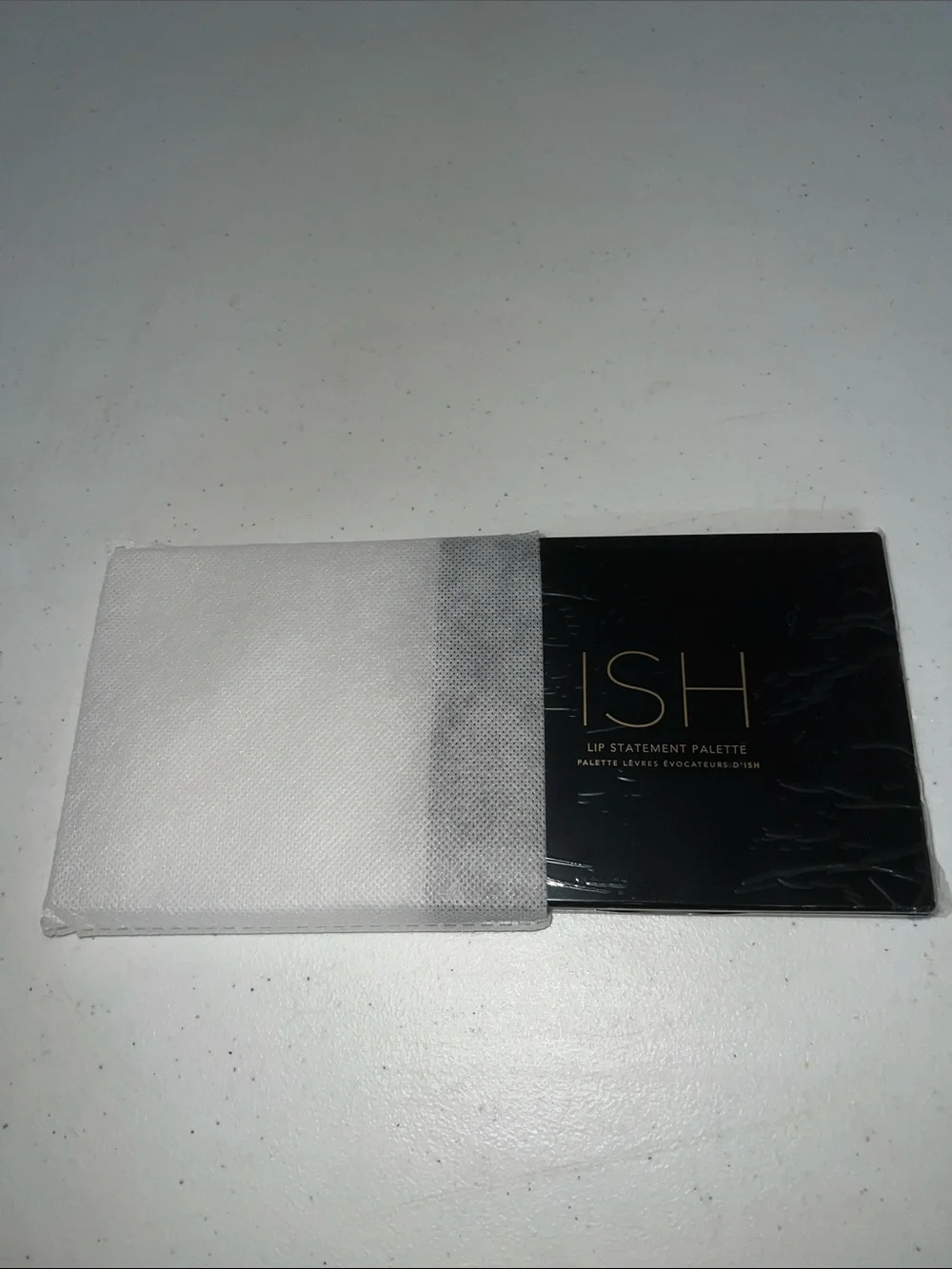ISH compact lip
